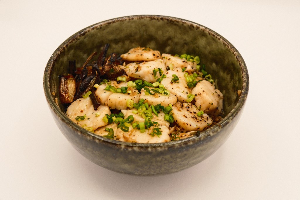 Pan-Seared Scallop Rice with Scallion Oil&nbsp;香煎扇贝葱油饭